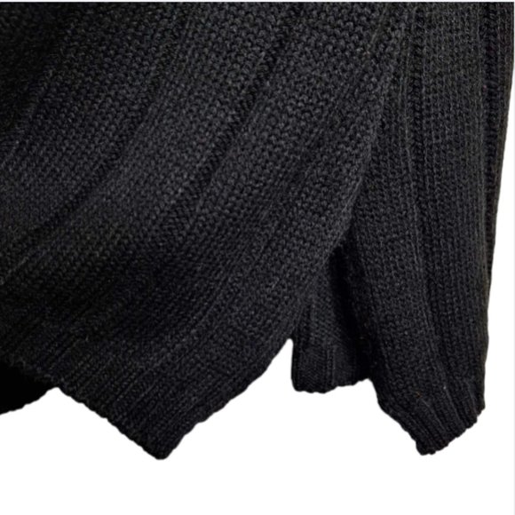 Pretty Little Thing Black Knit Ribbed V-Neck Long Sleeve Sweater Size Small - Picture 3 of 8